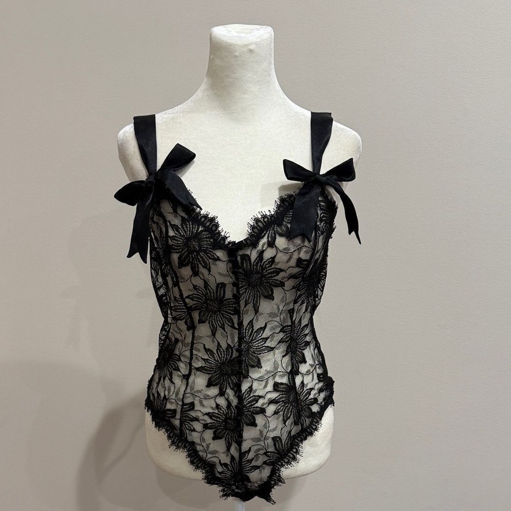 Victoria’s Secret Gold Label Vintage Elegant Black Lace Bodysuit Size Small